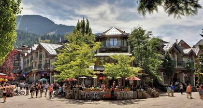 Whistler Upper Village Executive Condo * für 4 Personen * Ski In / Ski Out