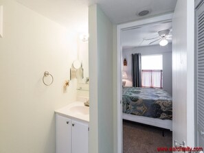 1 bedroom, iron/ironing board, free WiFi