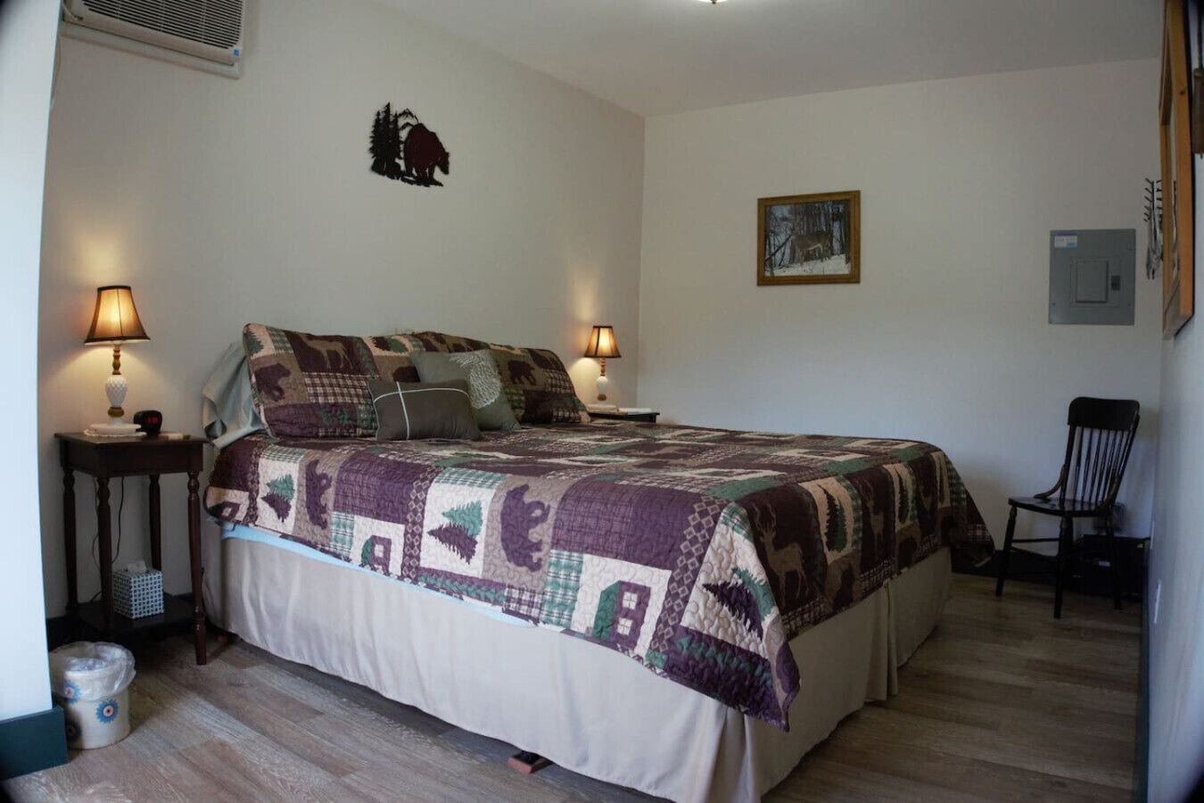 1 slaapkamer, een strijkplank/strijkijzer, reisbedje, gratis wifi