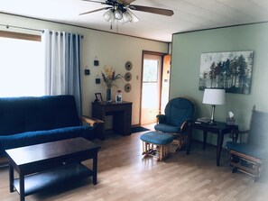 Smart TV, DVD player, books - House Near Beautiful Castle Rock Lake/30 Minutes from Wisconsin Dells (Friendship)