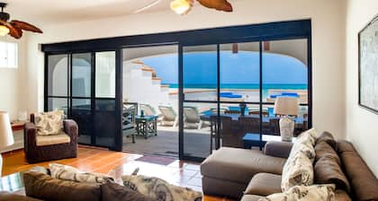 Secret Beach Fish Villa - on Beach - Private Pool - Owner is a Chef - Very Safe!