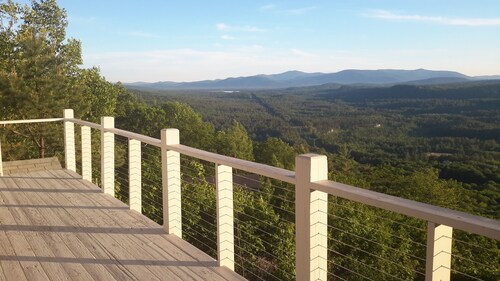 Gorgeous Mountain View, 3 BR Home!