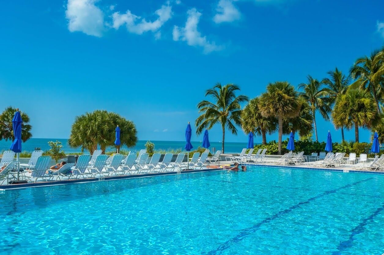 How can it get any better?? Sit by pool and enjoy ocean at the same time.. 