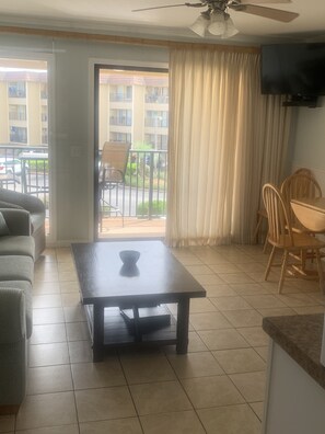 Smart TV, DVD player