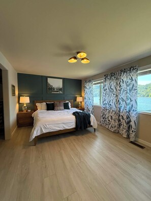 4 bedrooms, iron/ironing board, free WiFi, bed sheets - PNW & PLAY @ Lake Samish (Bellingham)