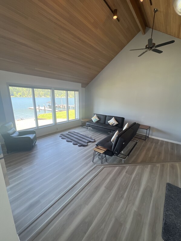 Smart TV, DVD player