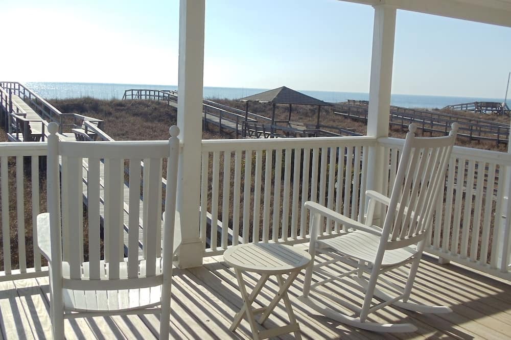 Oceanfront 4BR 2 Story Duplex with Private Beach Access