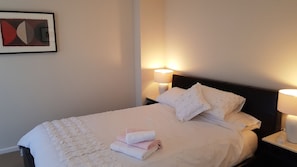 5 bedrooms, desk, iron/ironing board, WiFi