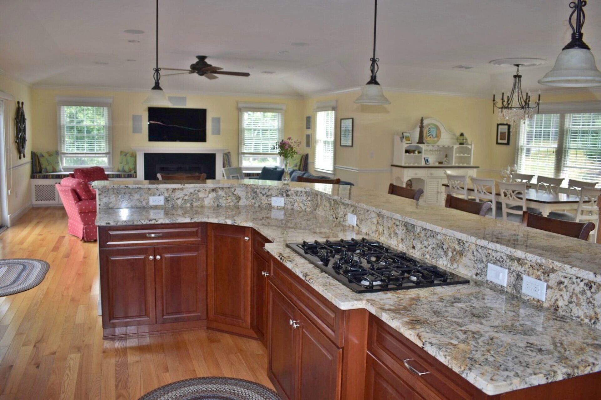 Spacious Wellfleet Home on 1 1/2 acres ~ Steps to the bay ~ Walk to town