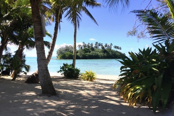 Kokacabana - right on muri beach - this is your own beach area & playground!