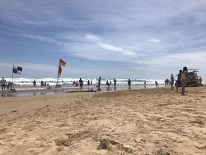 Perto da praia, toalhas de praia 