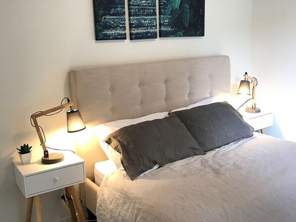 3 bedrooms, iron/ironing board, bed sheets