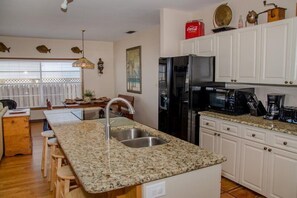 Fridge, microwave, oven, stovetop - On the Beach.......step off the deck onto the sand! Wide open views of the Gulf! (Treasure Island)