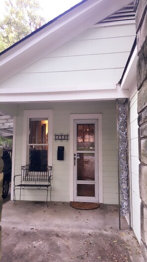 Exterior detail - Pet And Family Friendly, Centrally Located With Lots Of Space (Austin)