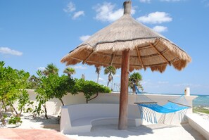Property grounds - Georgous 4 bedroom-4.5 bath Oceanfront Villa - Tulum- Oceanside Priv. Pool. (Chemuyil)