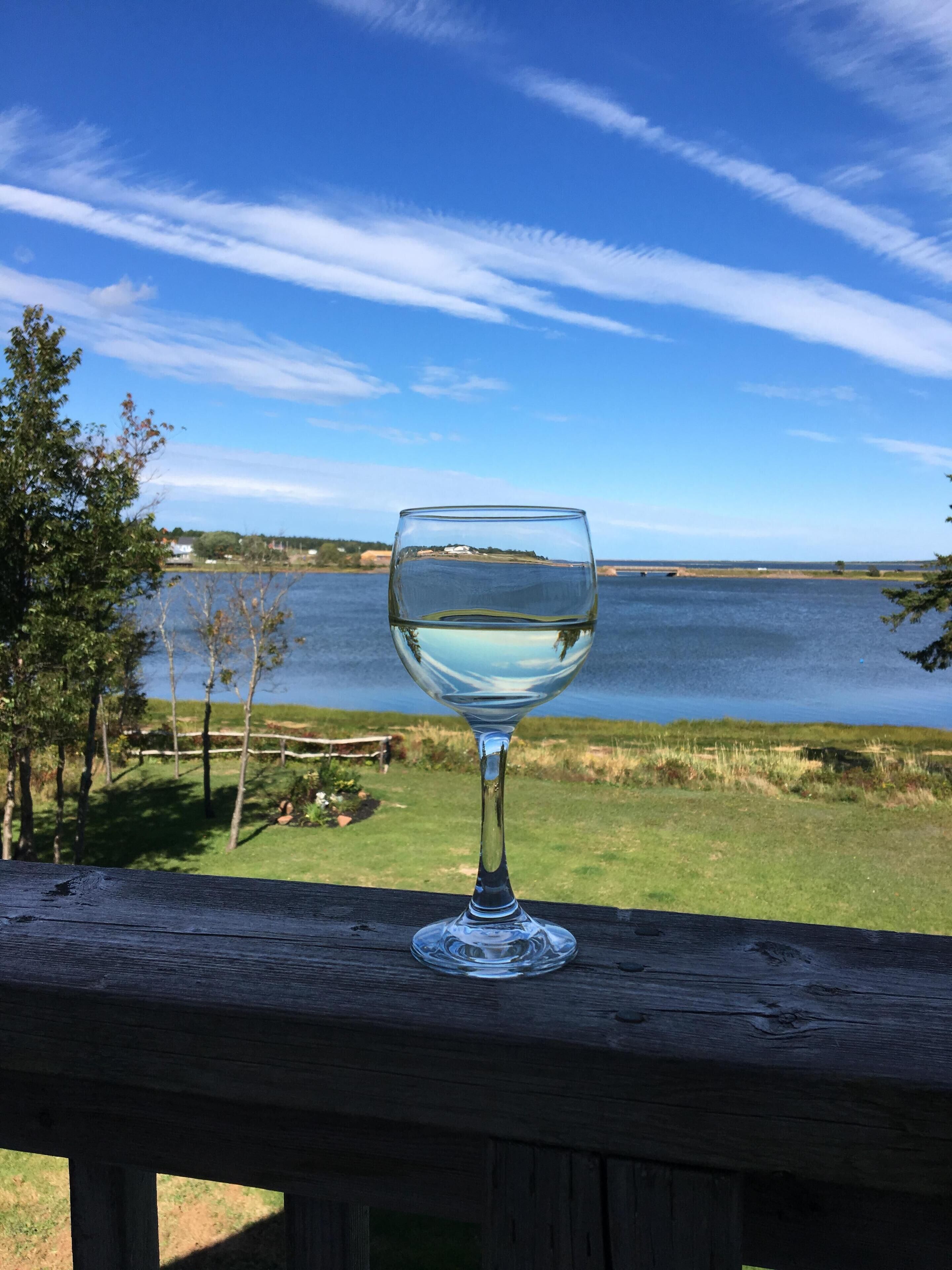Beautiful waterfront cottage with spectacular view!