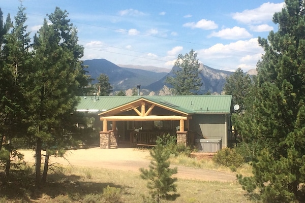 Quiet and private, yet a convenient location to town and RMNP