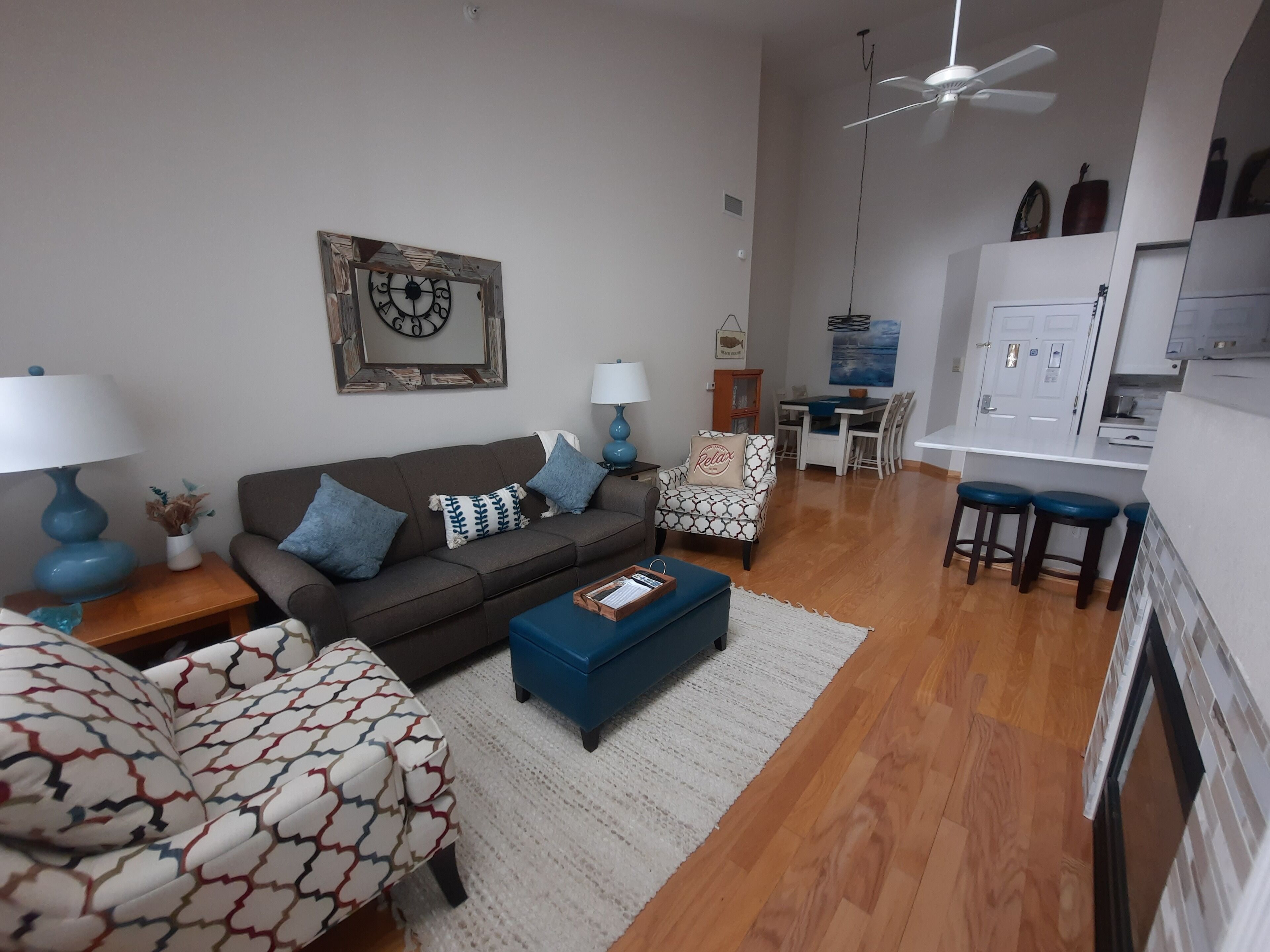 306 - Spacious 2 Bedroom Condo Suite