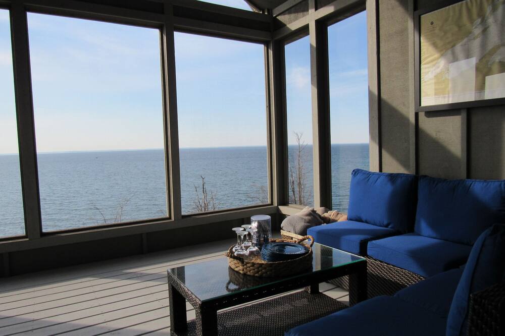 The Perfect Location for your North Shore Experience