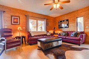 Smart TV, fireplace, DVD player, books