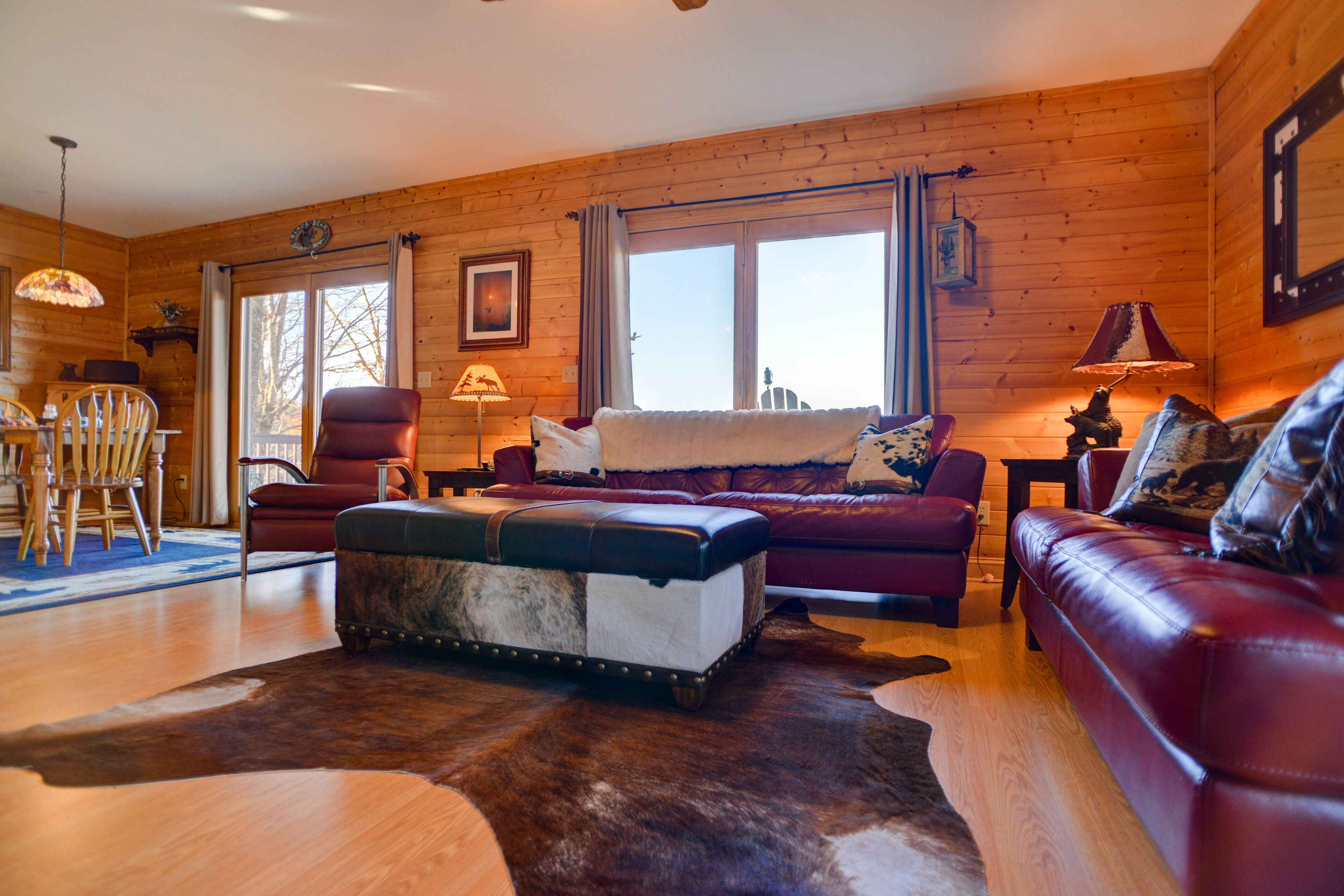 تلفز يون ذكي، مدفأة، مشغل دي في دي، كُتُب