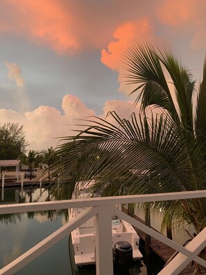 Property grounds - Waterfront Villa - dockage for 2 boats included in rental (South Bimini)