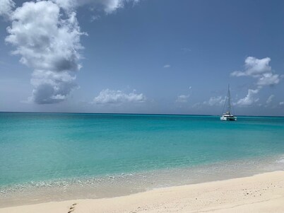 Waterfront Villa  - dockage for 2 boats included in rental