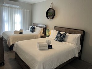 5 chambres, fer et planche à repasser, Wi-Fi, draps fournis