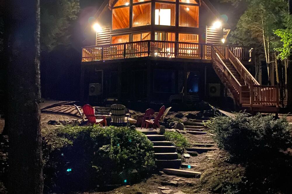 Lake / Ski Rental - A Home For All Seasons Sunapee Waterfront Cedar Home