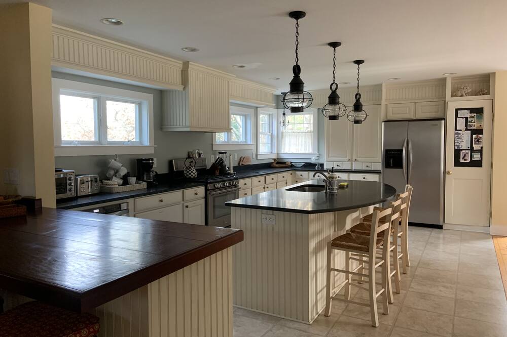 Gorgeous Edgartown Colonial with Heated Pool, Central Air, Car