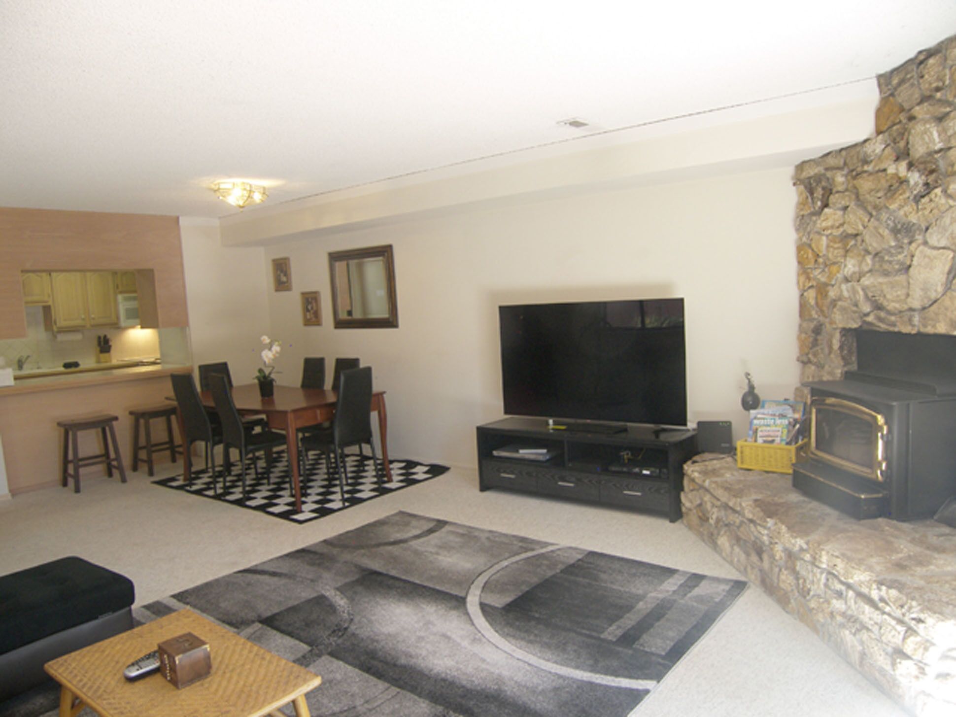 3BR 2.5BA Condo Wooded Setting Central Location