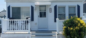 Scarborough Beach Cottage - ONLY ONE SUMMER WEEK STILL AVAILABLE; 7/4 -7/11