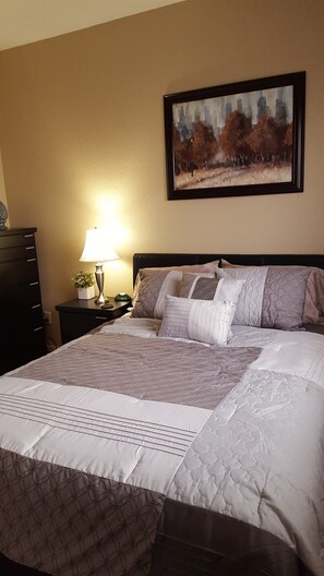 3 chambres, fer et planche à repasser, Wi-Fi gratuit, draps fournis