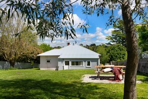 Outdoor dining - Welcome to Beautiful "Amanda" (Daylesford)