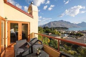 Terrace/patio - Expansive home in the Heart of Queenstown with Stunning Views. (Queenstown Hill)