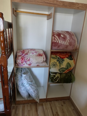 WiFi, bed sheets - Denir and Karla apartments (near Beto Carrero Park) (Penha)