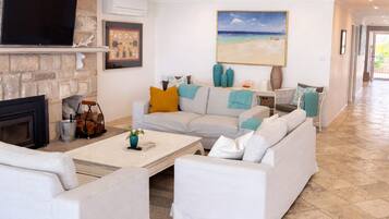 Smart TV, fireplace, Netflix, DVD player