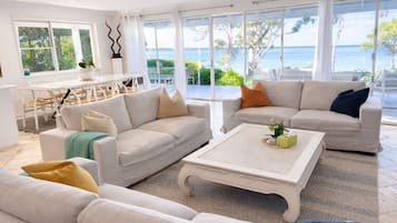 Smart TV, fireplace, Netflix, DVD player