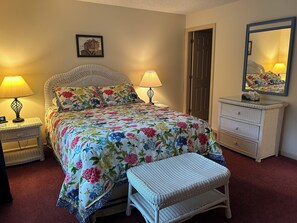 4 Schlafzimmer, Schreibtisch, Bügeleisen/Bügelbrett, kostenloses WLAN