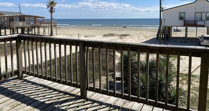 Beachfront fun! - Great easy beach access, beach views, Pet friendly!