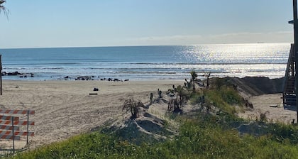 Beachfront fun! - Amazing location with beach views, mid week discounts !