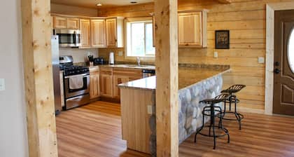 Hermoso y sereno nuevo Log Cabin Lodge