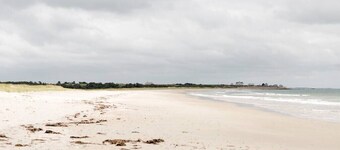 'The Quonset' -Een unieke 1940's Quonset Hut -1 mijl naar Beach, Game Room & Hot Tub