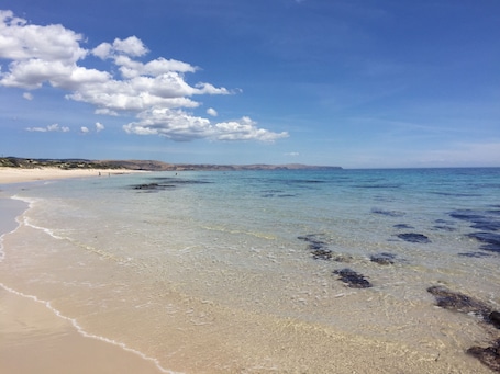 Beach nearby. Family and pet friendly holiday home, only a short walk to Carrickalinga beach