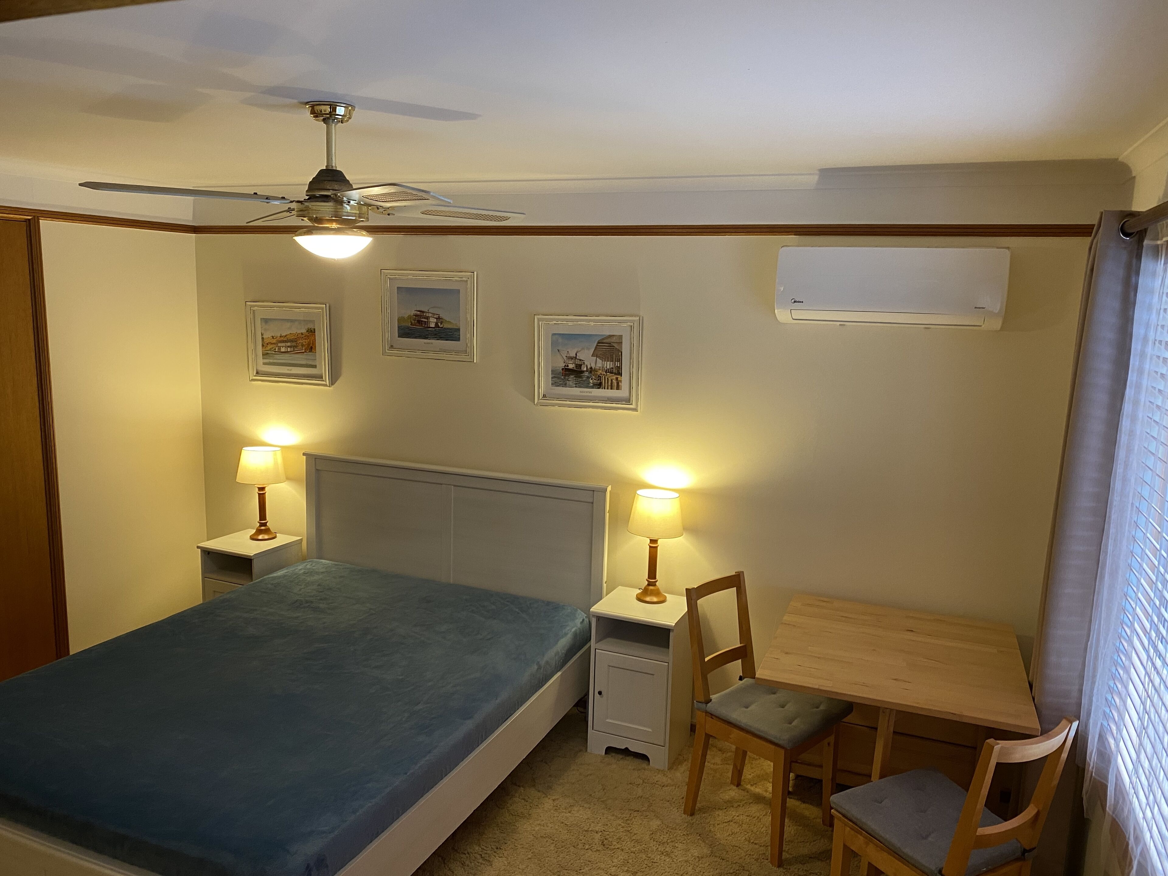 2 chambres, bureau, fer et planche à repasser, lit parapluie