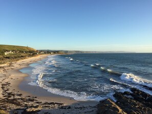Beach nearby - Family and pet friendly holiday home, only a short walk to Carrickalinga beach (Carrickalinga)