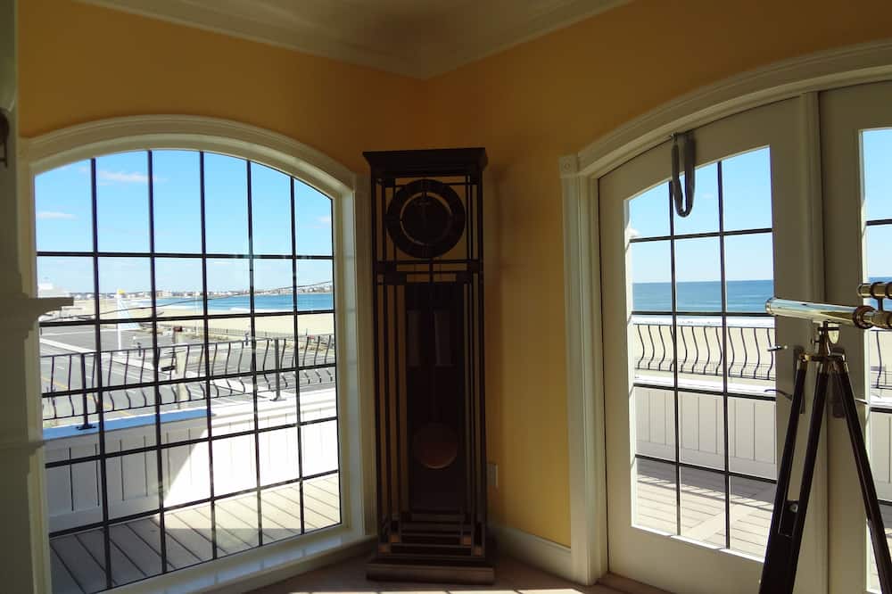 The Penthouse at Hampton Beach Overlooking The Atlantic Ocean and Hampton Beach