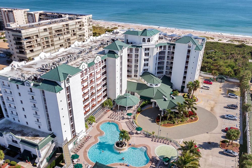 Beautiful Ocean Front Condo - Vacation Resort in Cocoa Beach - Great pool