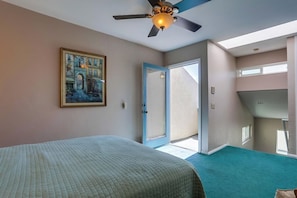 2 bedrooms, iron/ironing board, free WiFi, bed sheets - Balcony Ocean view, heart of MB, garage and bikes (San Diego)