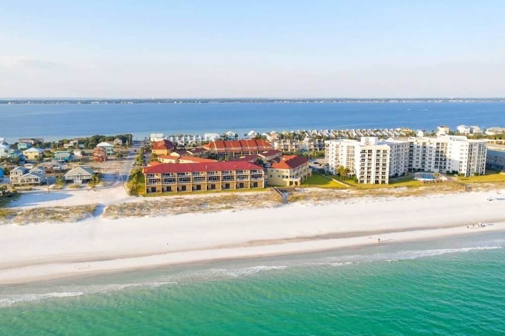 Beautiful Townhouse on the Sugar White Sands of Pensacola Beach, Fla